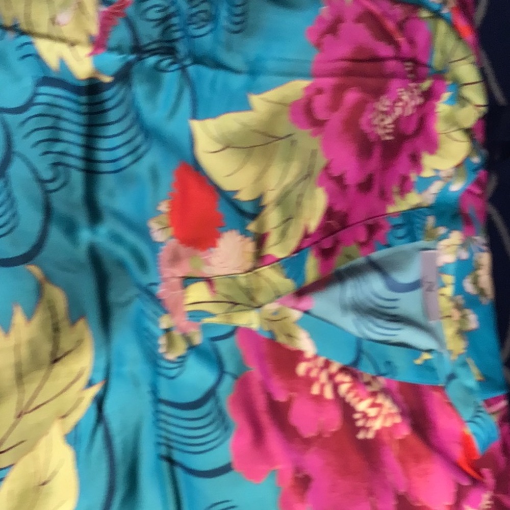 Beautiful Caftan! Two available price each. - Picture 5 of 6